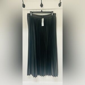 Chico's Classic Black pleather Skirt